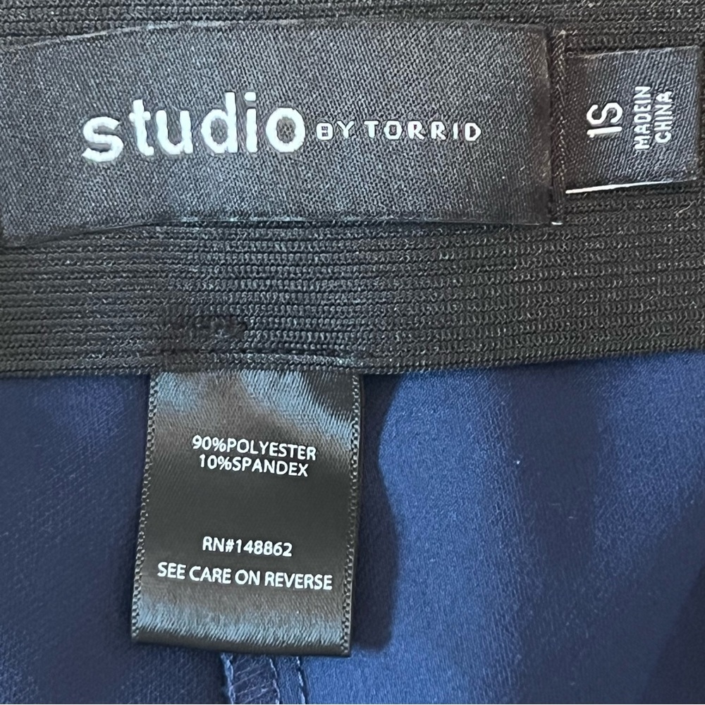 Torrid Studio Dark Blue Wide-Leg Sailor Pants w/Metallic Anchor Theme Buttons - Picture 10 of 13